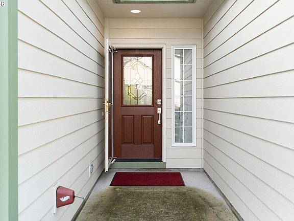 2nd image of 1924 NE Harewood Pl