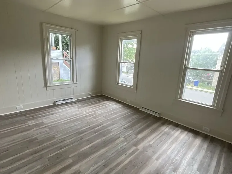 125 Linden Ave #1 — Photo 6