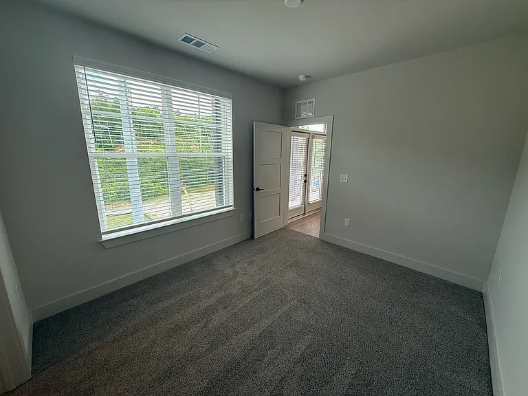 District on the Etowah Apartments — Photo 596