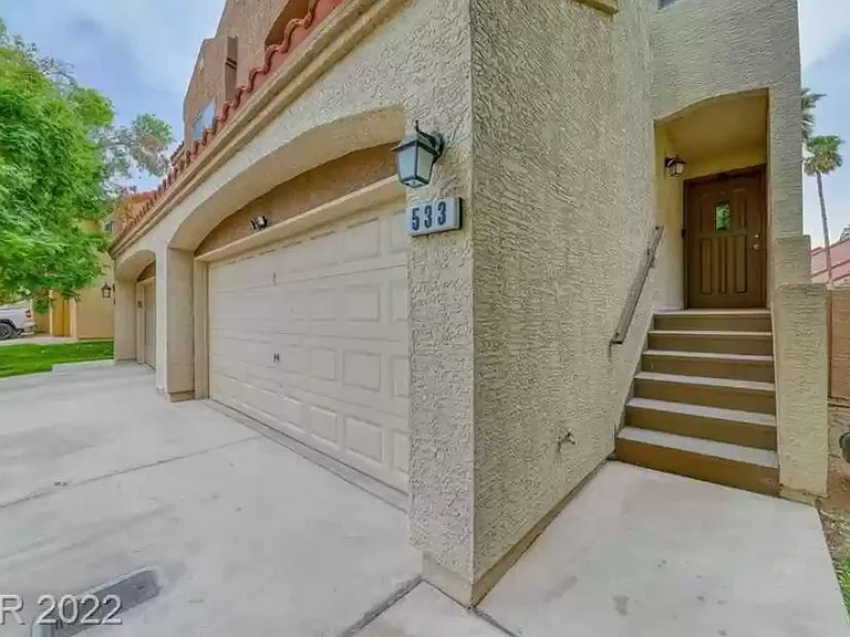 533 Meadbury Dr — Photo 36