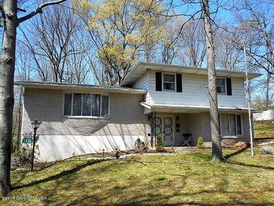 1934 Long Woods Dr, Stroudsburg, PA, 18360