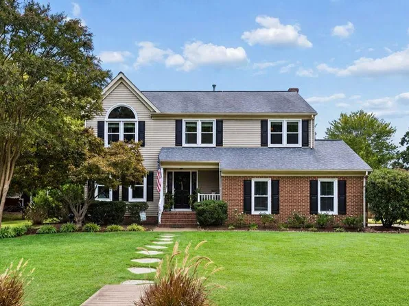 107 Allen Harris Dr, Yorktown, VA 23692