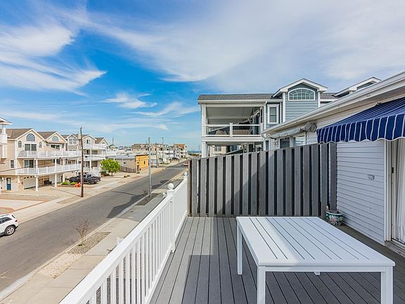 4th image of 120 51st St W #Sea
