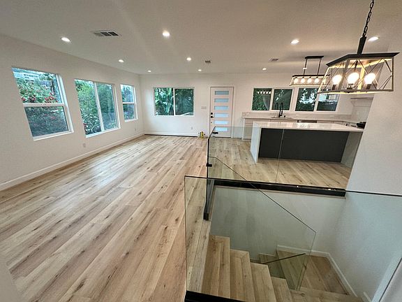 5th image of 1621 Ewing St #1/2