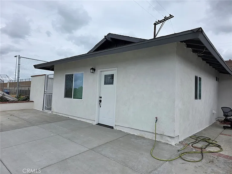 9531 Mallard Ave — Photo 2