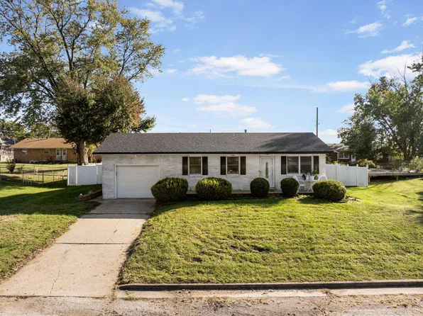 426 Cobb Ln, Tipton, MO 65081