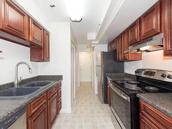 4th image of 3733 Fairfax Way