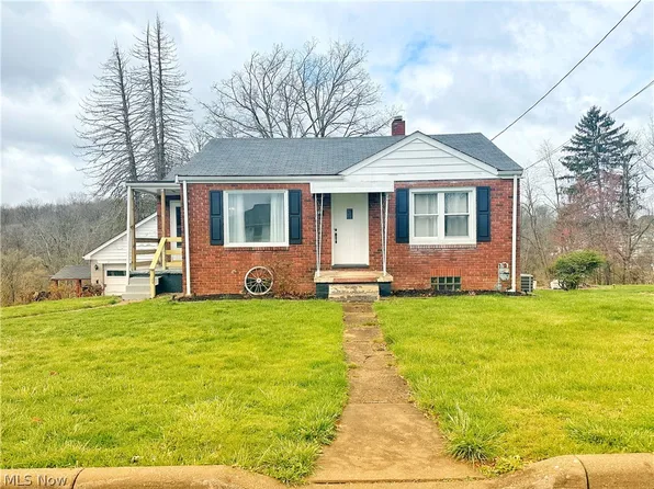 206 Garden Dr, Wintersville, OH 43953