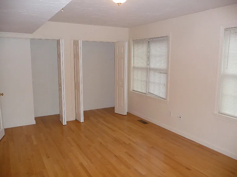 102-104 Pond St — Photo 8