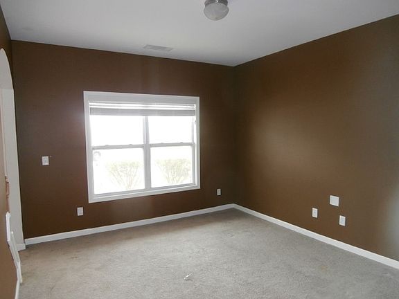3rd image of 850 Derden Ct