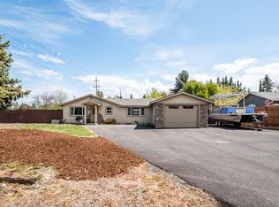 1915 Fairlane Dr, Medford, OR 97501