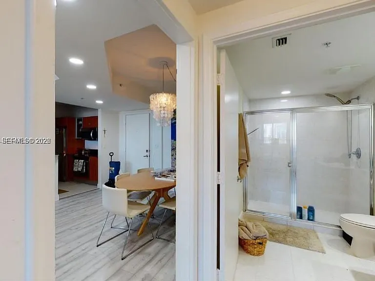 18800 NE 29th Ave #405 — Photo 9