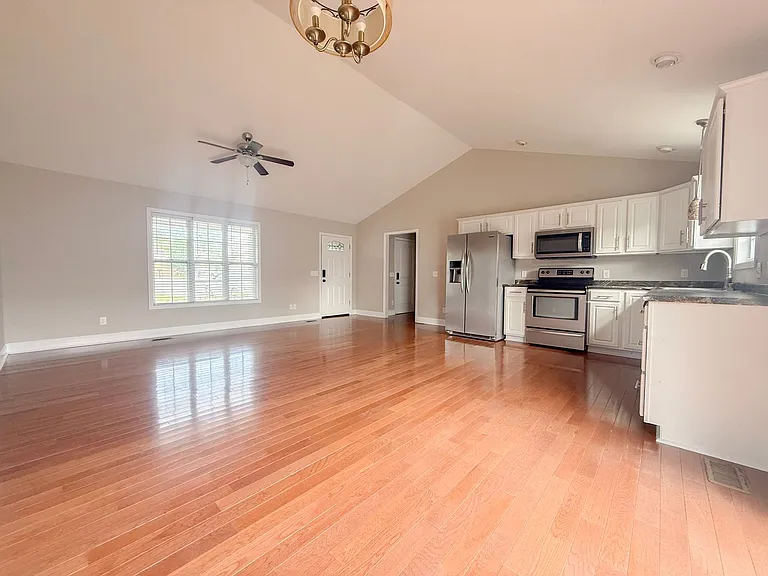 2206 Mulligan Ct — Photo 3