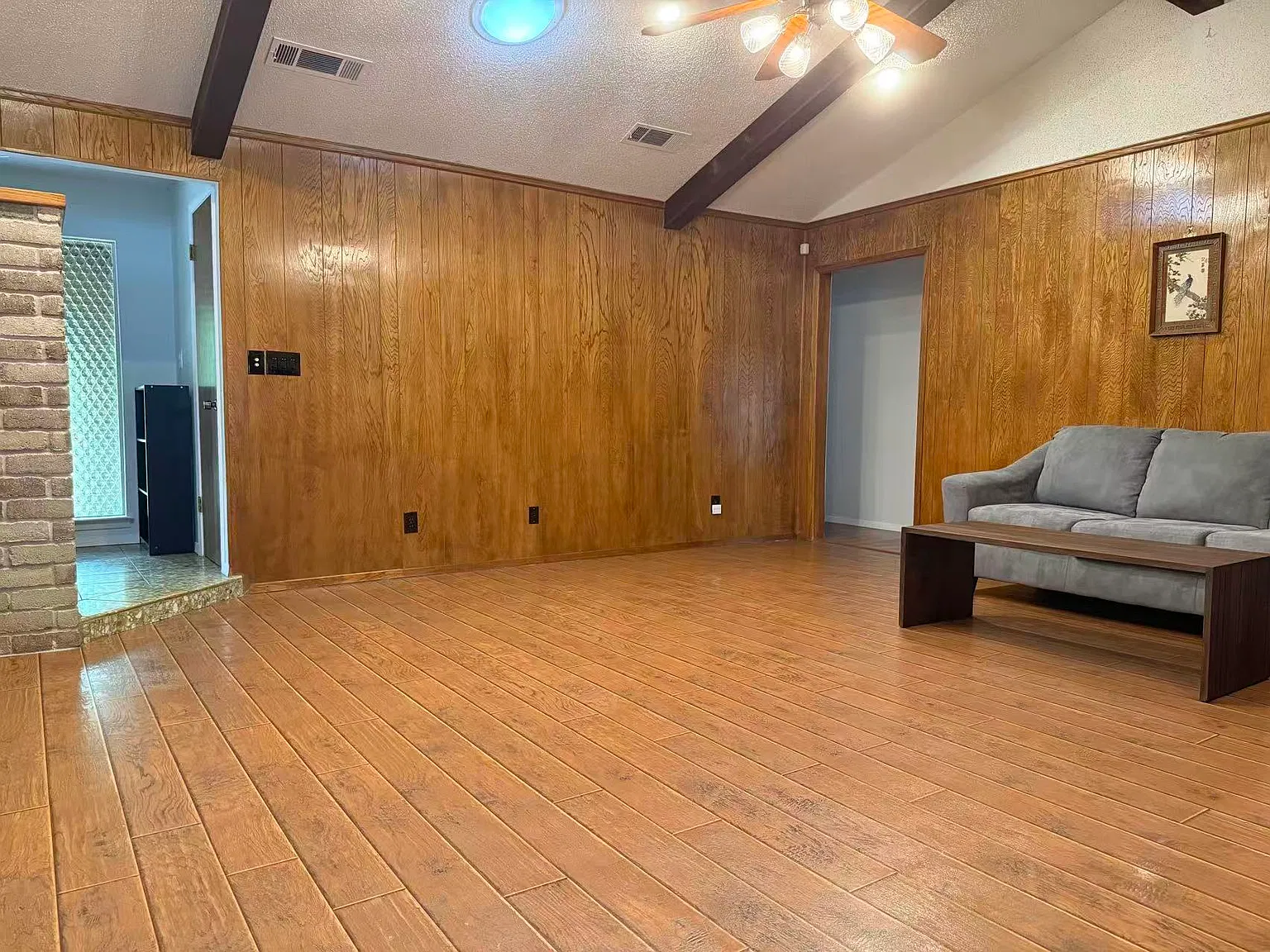 4 bed, 2511 sqft, $2,818 — Photo 3