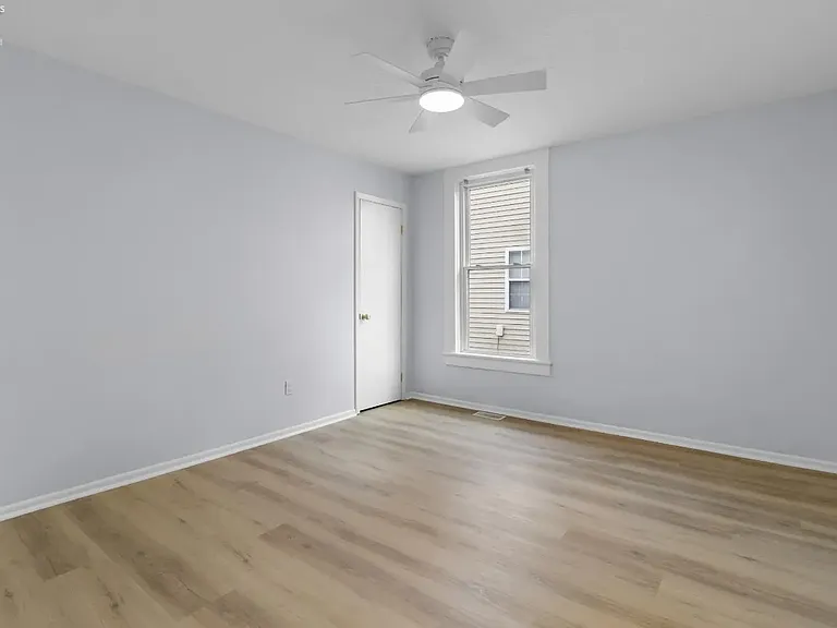 914 Hayes Ave — Photo 22