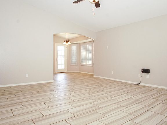 3rd image of 14816 Tierra Haven Ave