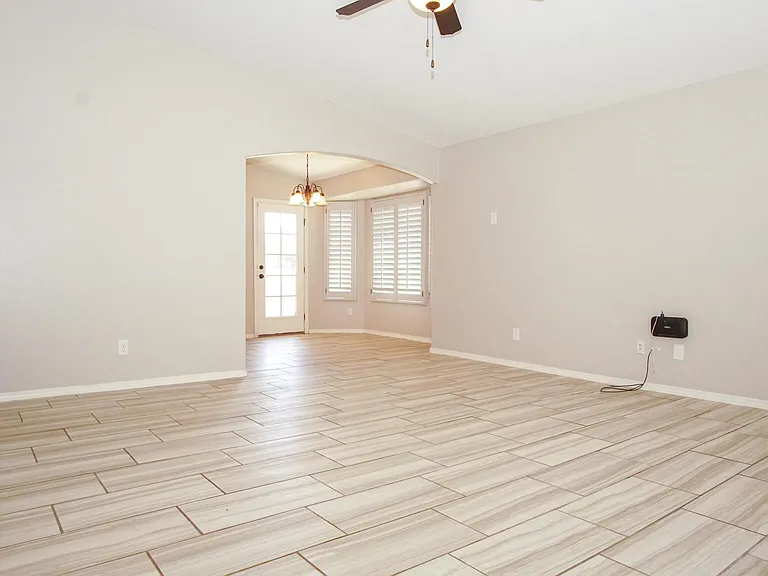 14816 Tierra Haven Ave — Photo 3