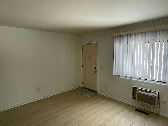 Photo B