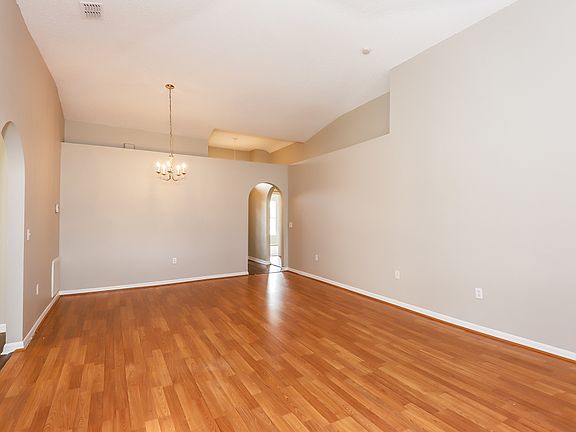 2nd image of 12605 Lake Vista Dr