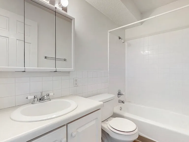The 31st Street Apartments — Photo 22