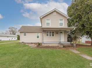 415 E Lasalle St, Somonauk, IL 60552