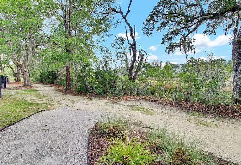 125 Pier View St #209 — Photo 38