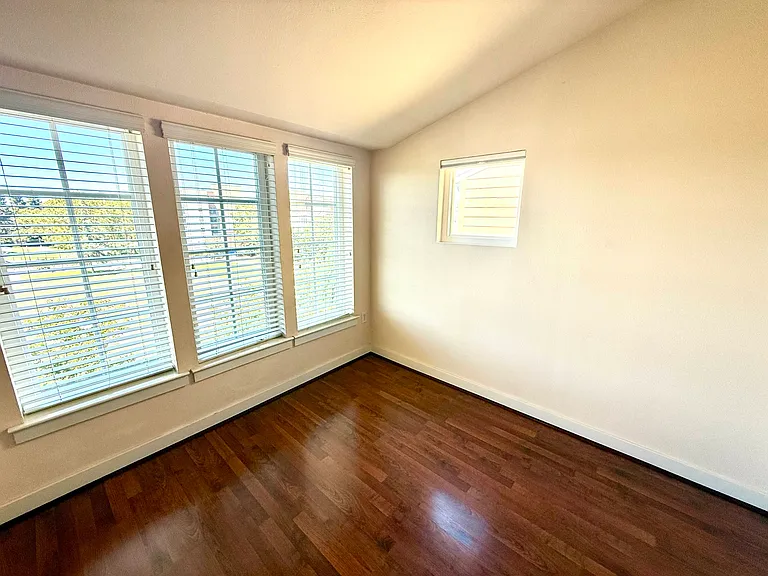849 Frederick Cmns — Photo 10