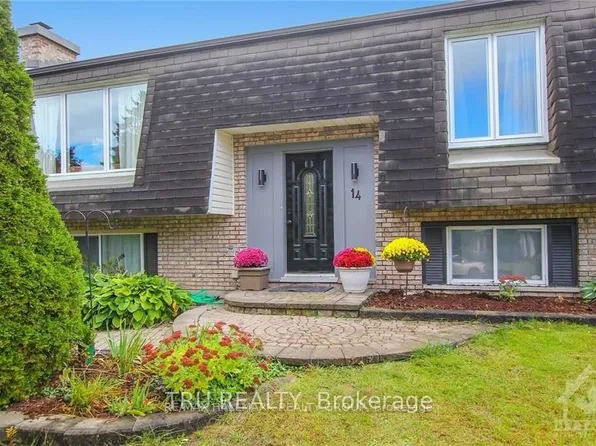 14 Langholm Cres, Ottawa, ON K2J 1H2