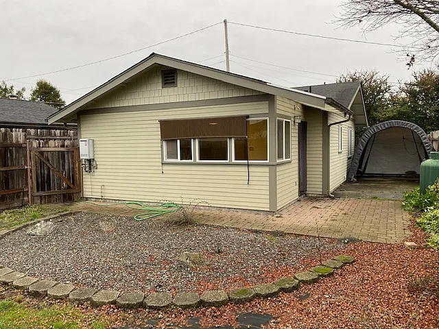1245A Spear Ave — Photo 9