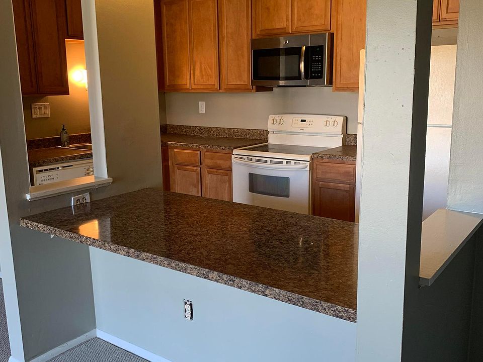 Kitchen and bar style seating area