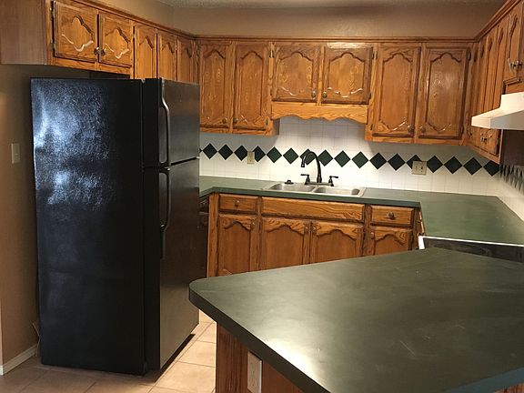 3rd image of 1342 Summerfield Ln