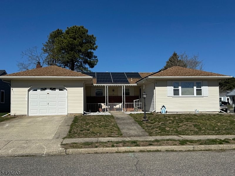 1st image of 1 Ashcroft Ln