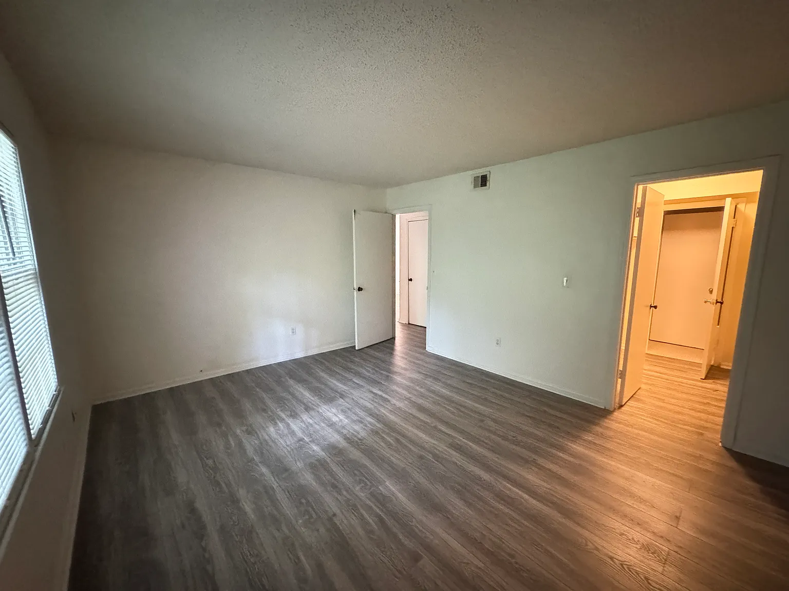 1 bed, 908 sqft, $1,450 — Photo 4