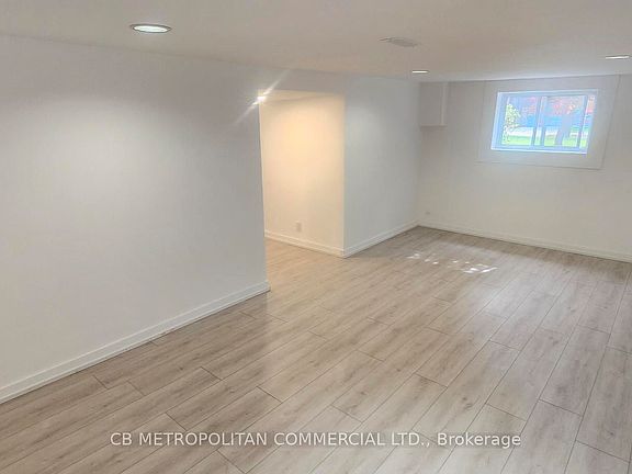 5th image of 124 Evans Ave