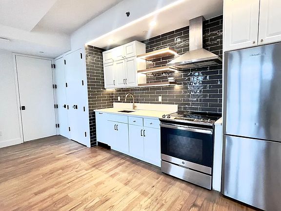 5th image of 115 Stanwix St APT 506