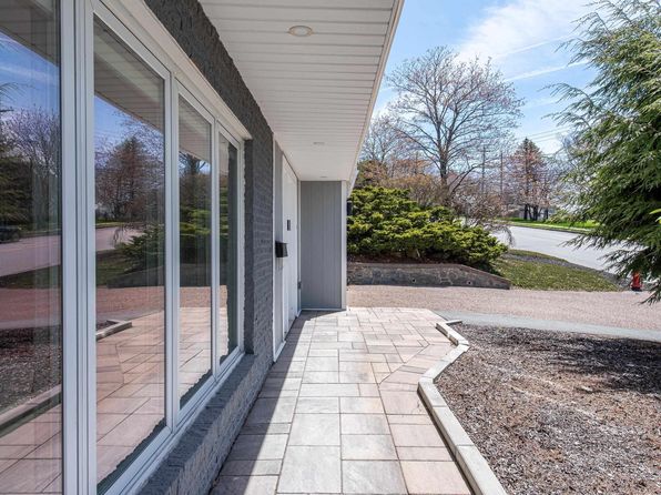27 Montebello Dr, Dartmouth, NS B2X 2H1