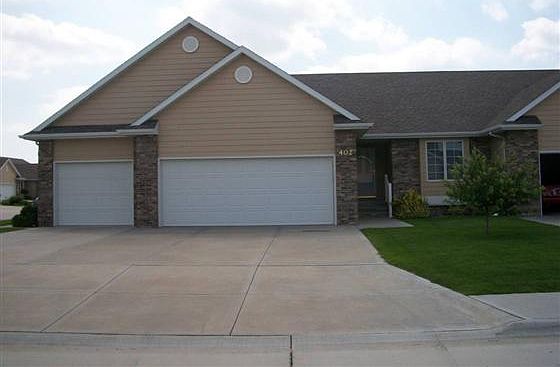 1st image of 402 Rosewood Cir