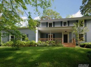 5 Farm Rd, Shoreham, NY 11786