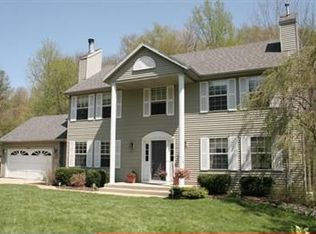 435 Midlakes Blvd, Plainwell, MI 49080
