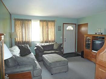 2nd image of 10894 Newmarket Dr