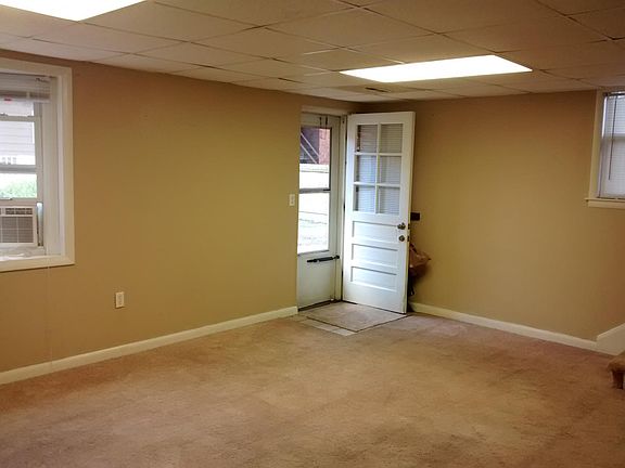 3rd image of 1629 1/2 Quarrier St