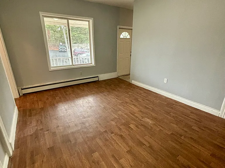 411 Main St #1 — Photo 9