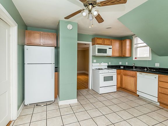 3rd image of 704 Arlington Ave