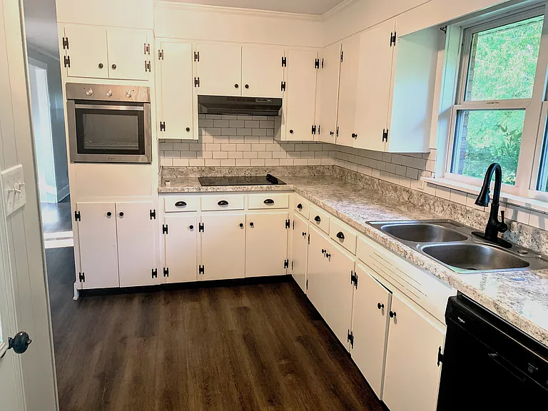 2125 Cherry St SE — Photo 3