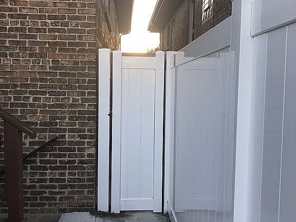 5th image of 3017 N 76th Ct