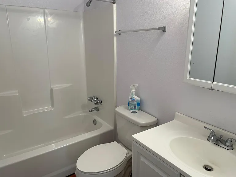521 Avenue G — Photo 12