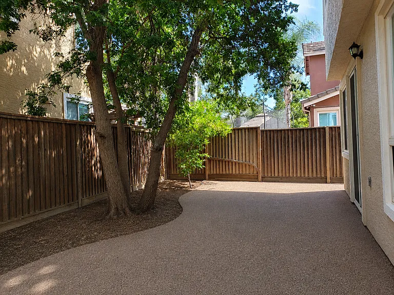662 Allbrook Dr — Photo 15