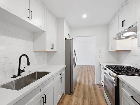 2350 Santa Ana Ave, Costa Mesa, CA 92627