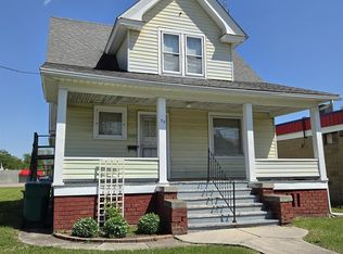 39 Arnold St, Galesburg, IL 61401