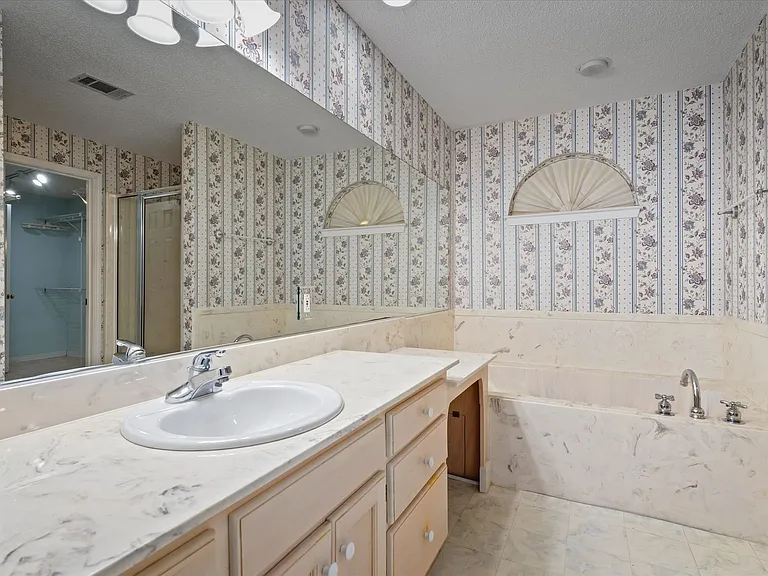 7300 Cypress Ave — Photo 15